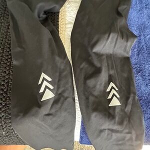 EVLV Womens Black Athletic Leggings with Pockets Tree Logo